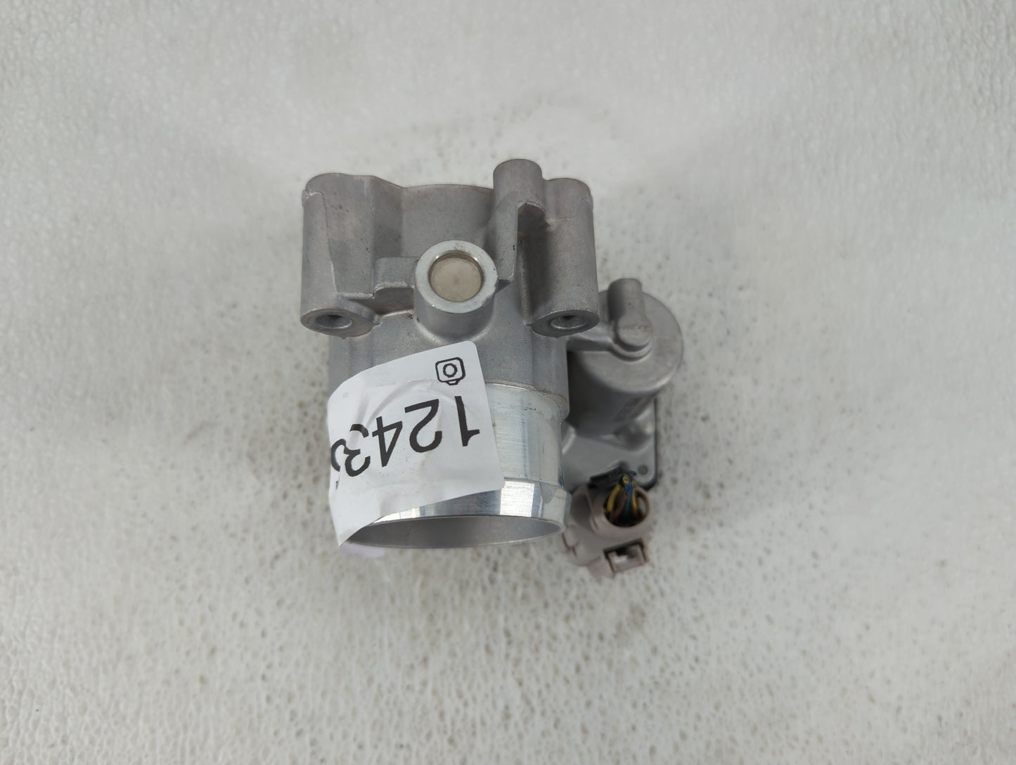 2017-2019 Ford Escape Throttle Body P/N:DS7G-9F991-BB Fits Fits 2014 2015 2016 2017 2018 2019 2020 OEM Used Auto Parts - Oem