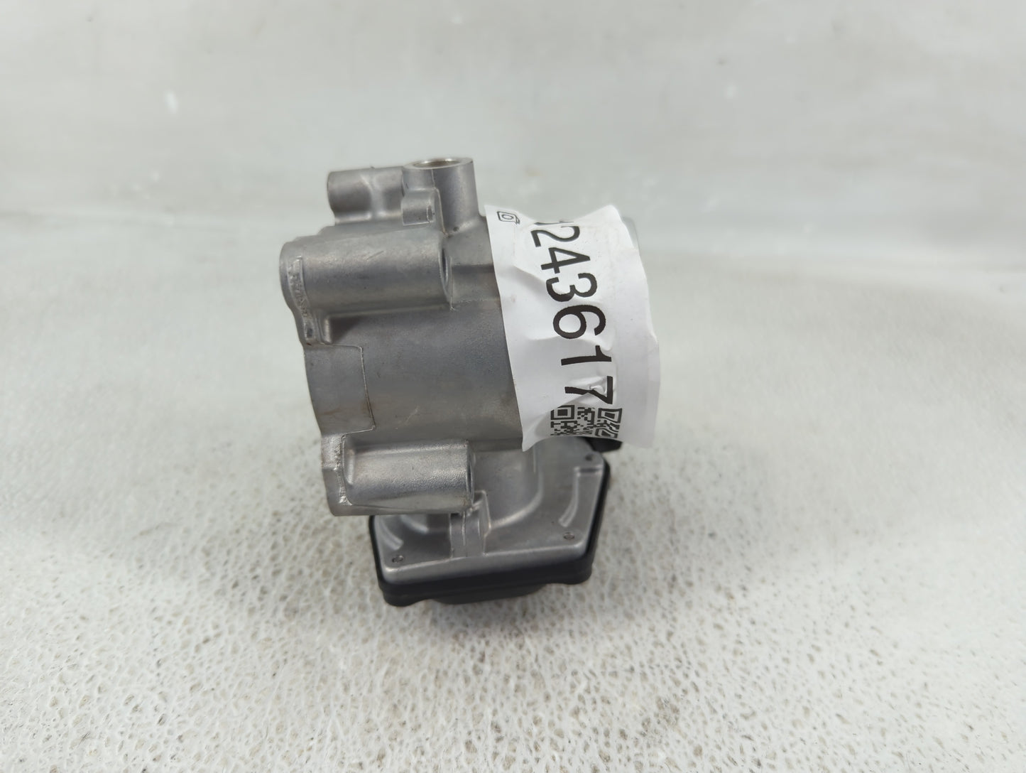 2017-2019 Ford Escape Throttle Body P/N:DS7G-9F991-BB Fits Fits 2014 2015 2016 2017 2018 2019 2020 OEM Used Auto Parts - Oem