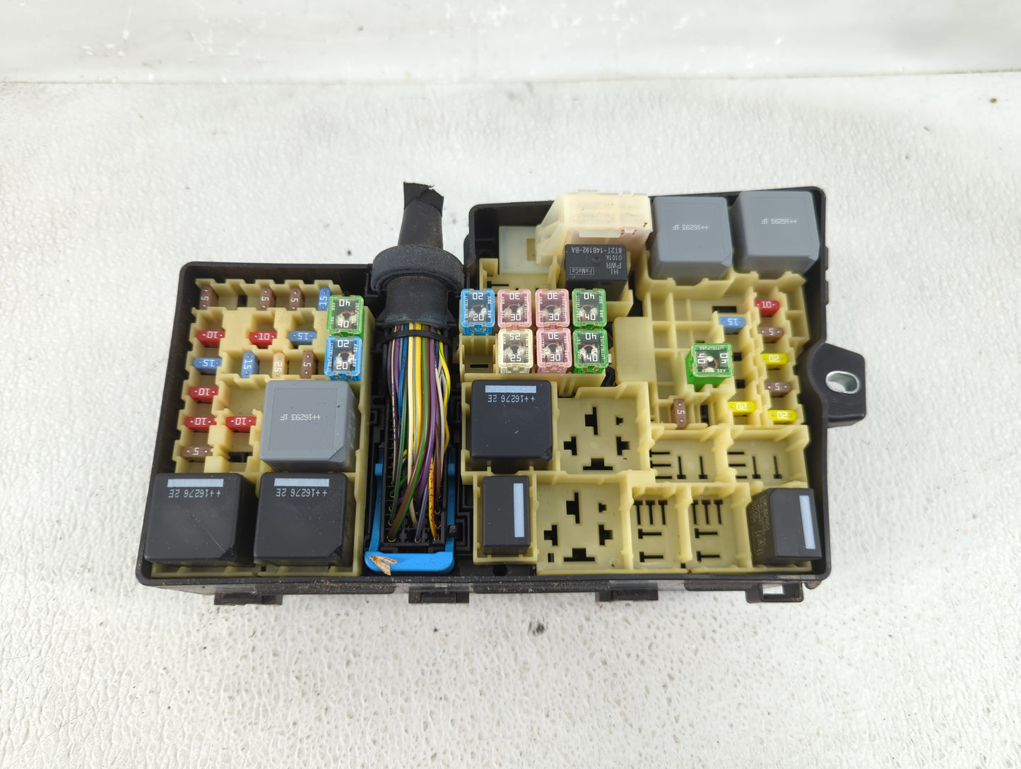 2017 Ford Escape Fusebox Fuse Box Panel Relay Module P/N:AV6T-14A067-AD Fits OEM Used Auto Parts - Oemusedautoparts1.com