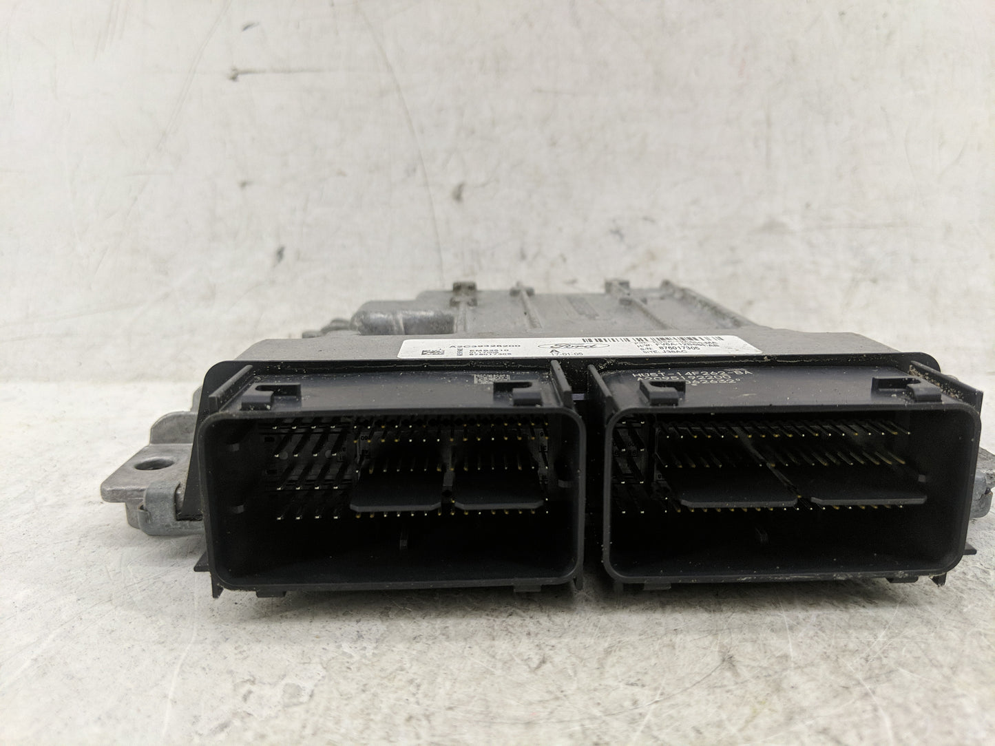 2017-2019 Ford Escape PCM Engine Control Computer ECU ECM PCU OEM P/N:HJ5A-12A650-MA Fits Fits 2017 2018 2019 OEM Used Auto 