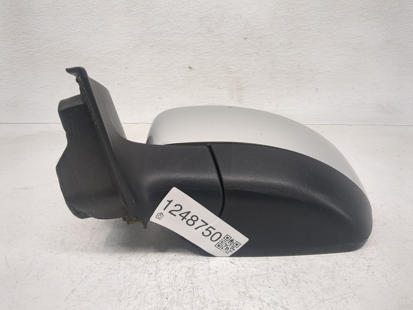 2017-2019 Ford Escape Driver Side View Mirror - Left Door Mirror OEM Used - Oemusedautoparts1.com