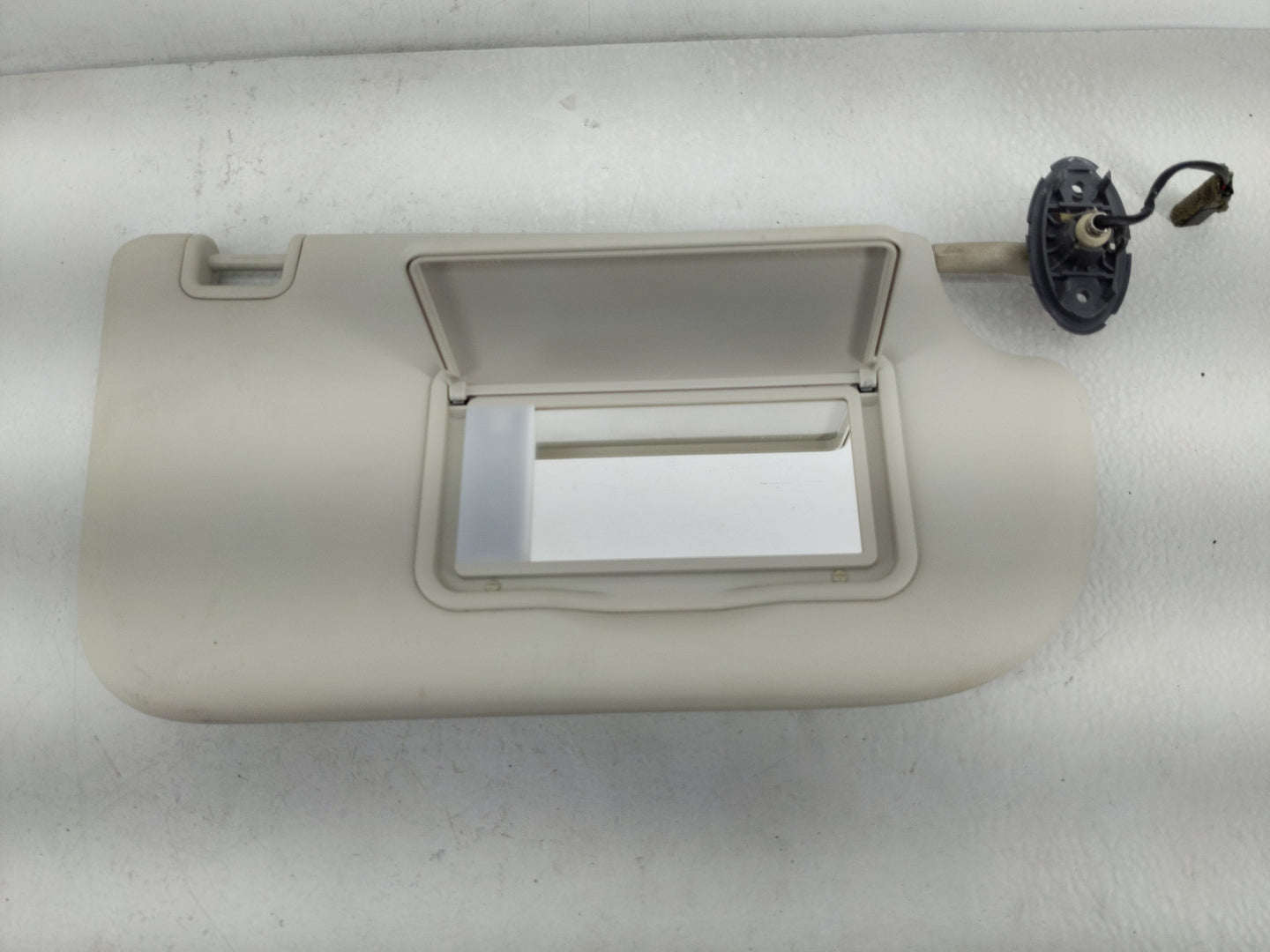 2013-2019 Ford Escape Sun Visor Shade Replacement Passenger Right Mirror Fits Fits 2013 2014 2015 2016 2017 2018 2019 OEM Us