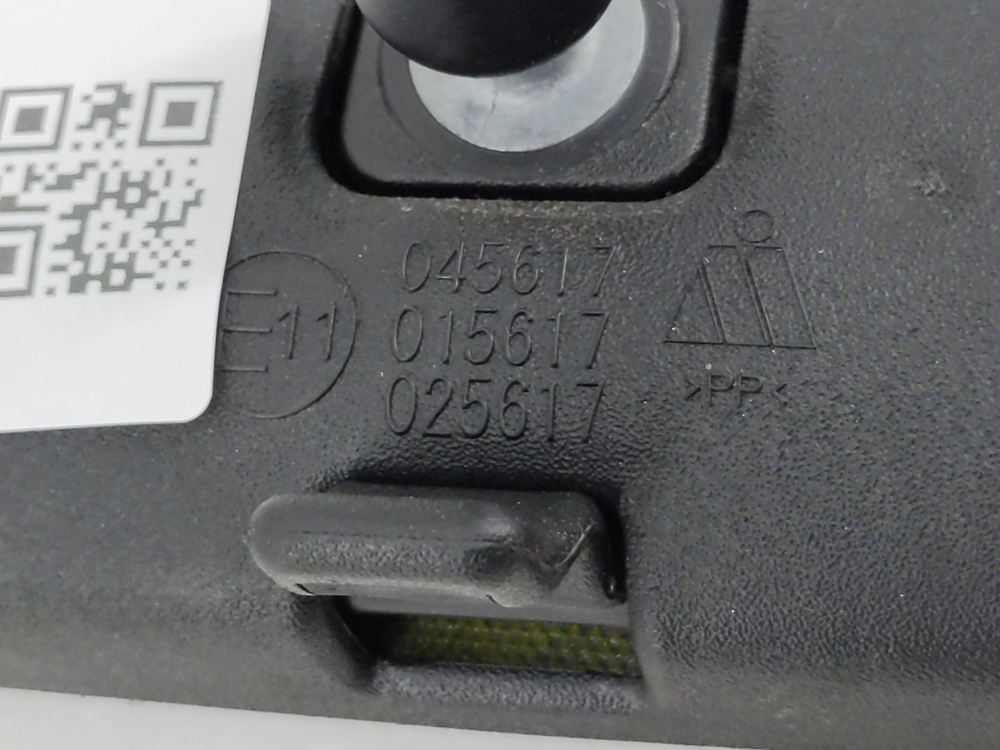 2017-2019 Ford Escape Interior Rear View Mirror Replacement OEM P/N:E11025617 E11015617 Fits Fits 2015 2016 2017 2018 2019 O