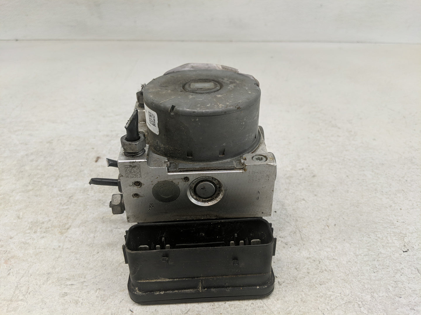 2017-2019 Ford Escape ABS Pump Control Module Replacement Fits Fits 2017 2018 2019 OEM Used Auto Parts - Oemusedautoparts1.c