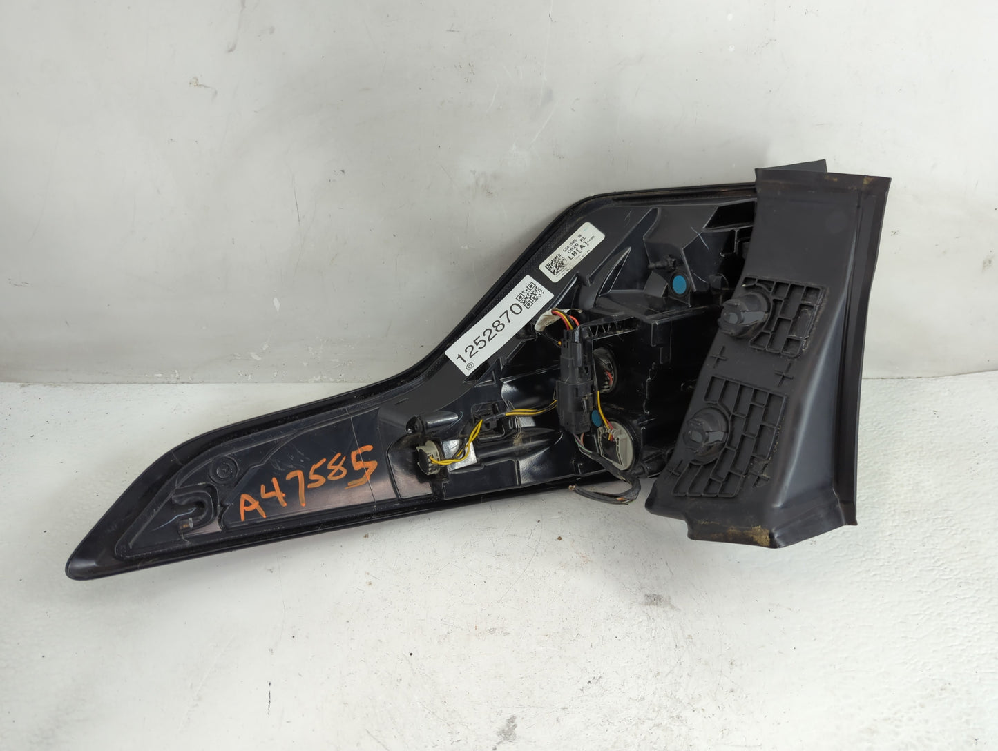 2017-2018 Ford Escape Tail Light Assembly Driver Left OEM P/N:GJ54-13405-AH Fits Fits 2017 2018 OEM Used Auto Parts - Oemuse