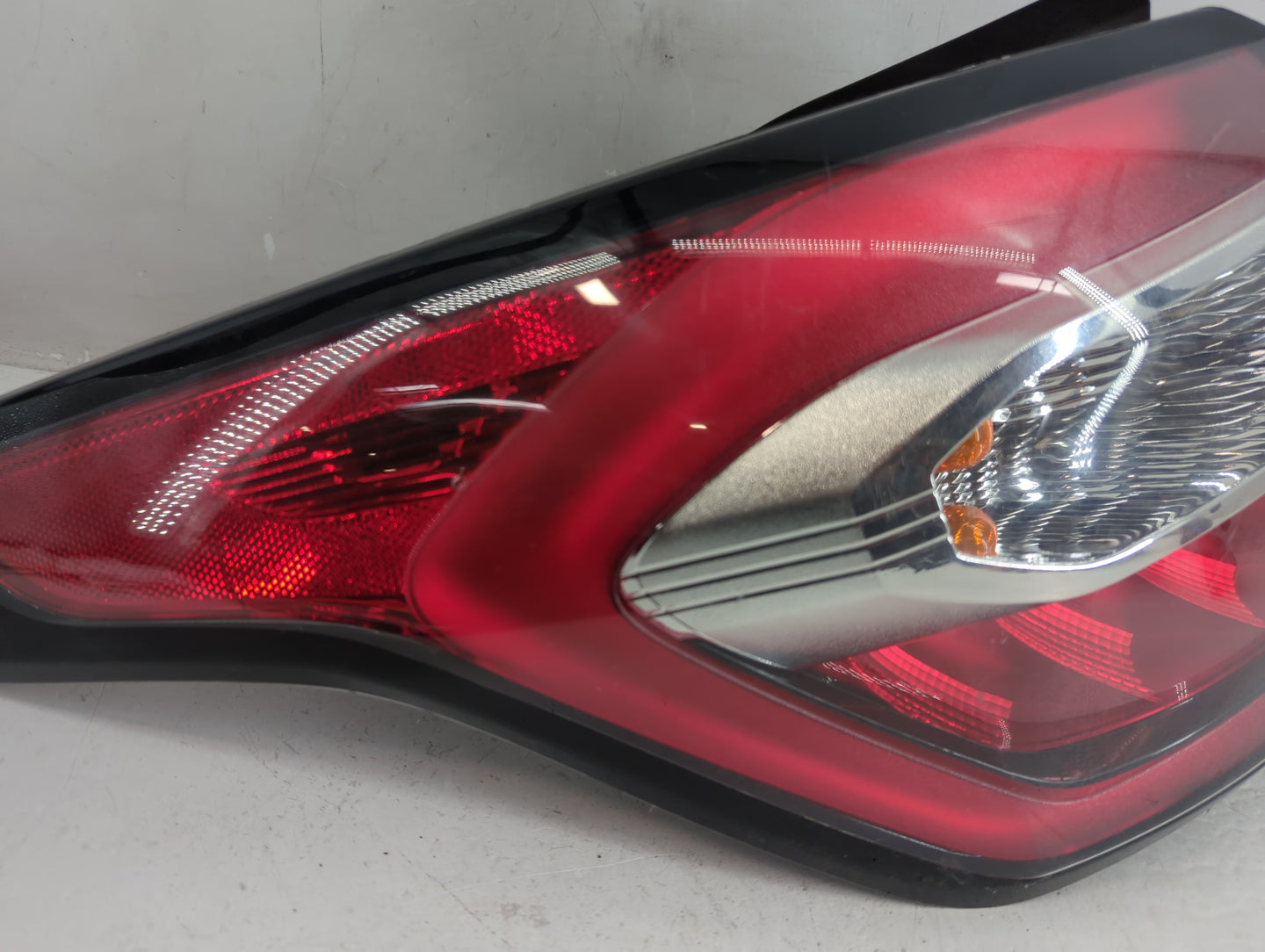 2017-2018 Ford Escape Tail Light Assembly Driver Left OEM P/N:GJ54-13405-AH Fits Fits 2017 2018 OEM Used Auto Parts - Oemuse