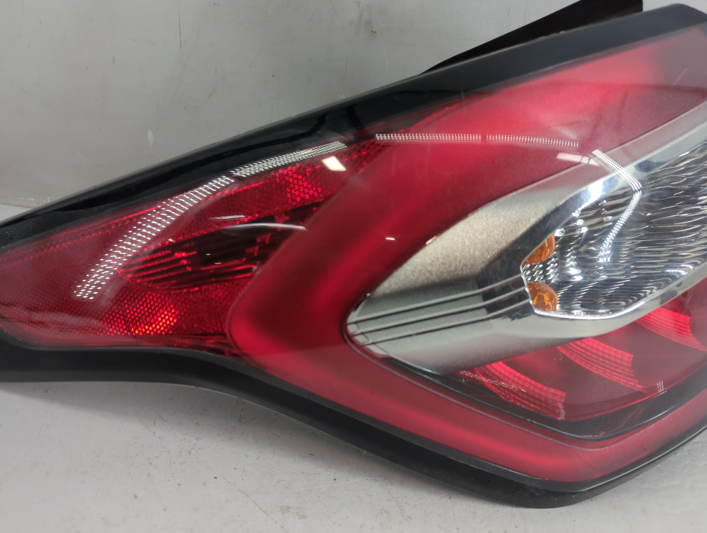 2017-2018 Ford Escape Tail Light Assembly Driver Left OEM P/N:GJ54-13405-AH Fits Fits 2017 2018 OEM Used Auto Parts - Oemuse