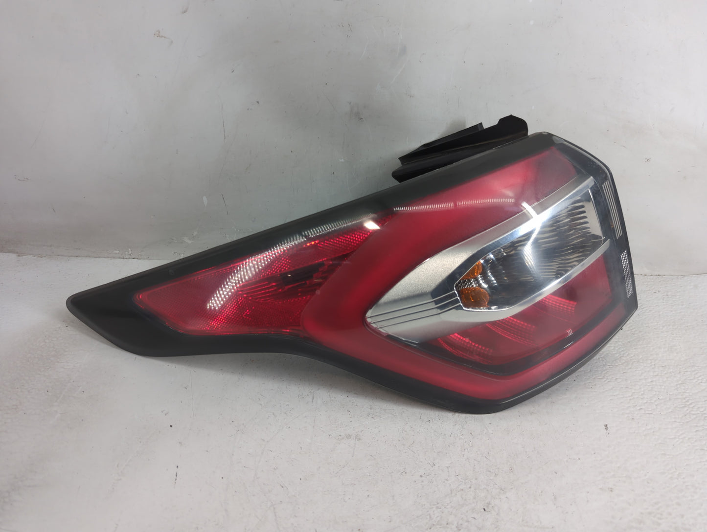 2017-2018 Ford Escape Tail Light Assembly Driver Left OEM P/N:GJ54-13405-AD GJ54-13405-AH Fits Fits 2017 2018 OEM Used Auto 