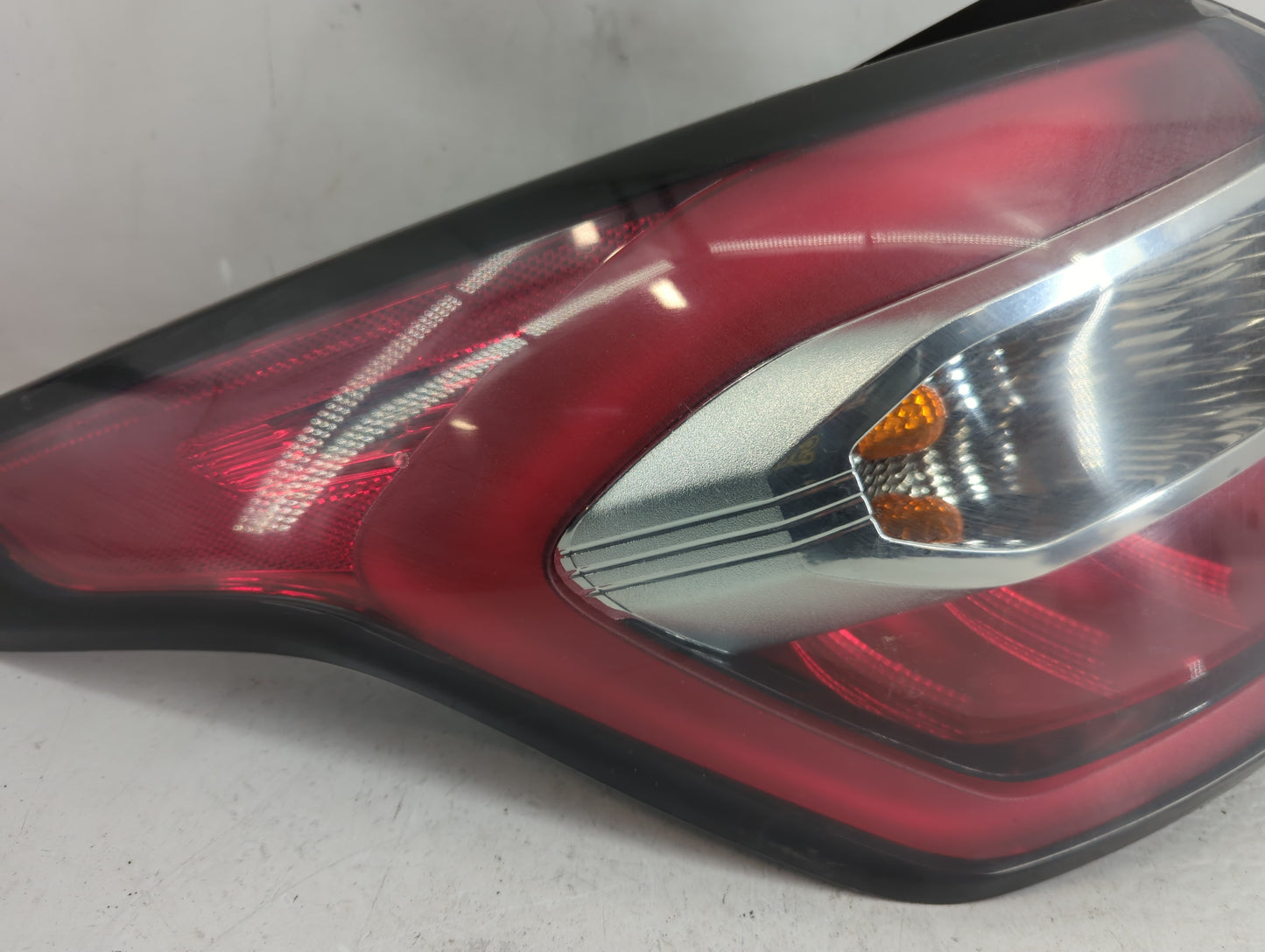 2017-2018 Ford Escape Tail Light Assembly Driver Left OEM P/N:GJ54-13405-AD GJ54-13405-AH Fits Fits 2017 2018 OEM Used Auto 