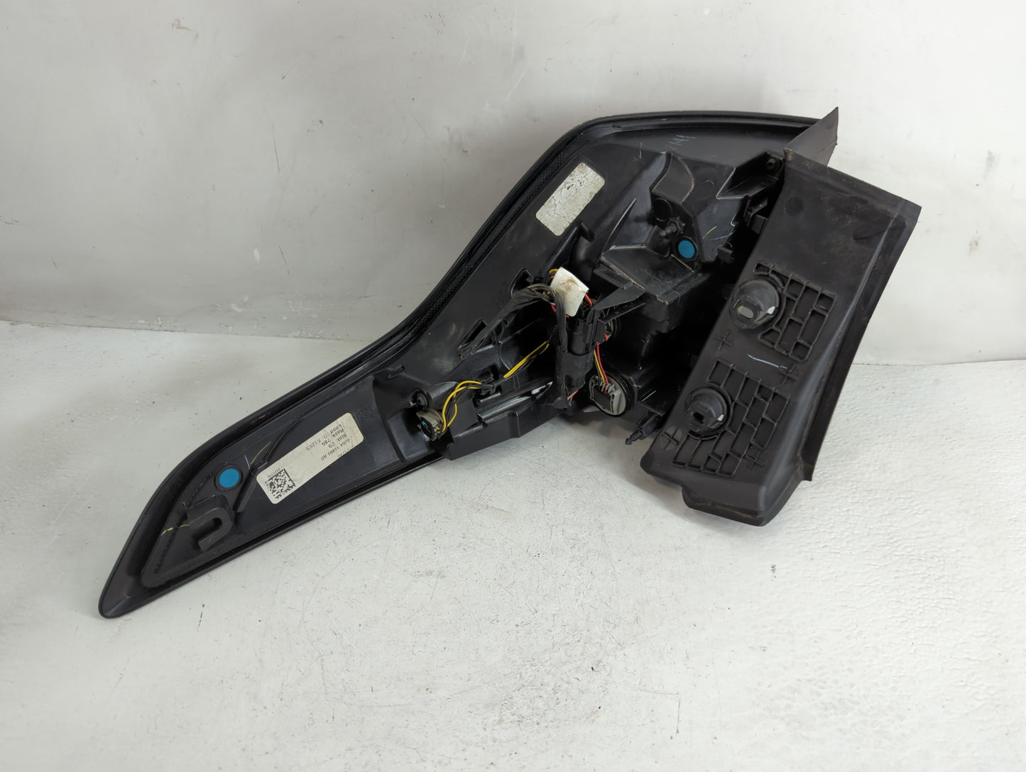 2017-2018 Ford Escape Tail Light Assembly Driver Left OEM P/N:GJ54-13405-AD GJ54-13405-AH Fits Fits 2017 2018 OEM Used Auto 