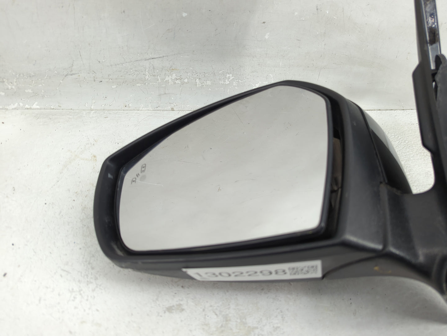 2017-2019 Ford Escape Driver Side View Mirror - Left Door Mirror OEM Used - Oemusedautoparts1.com