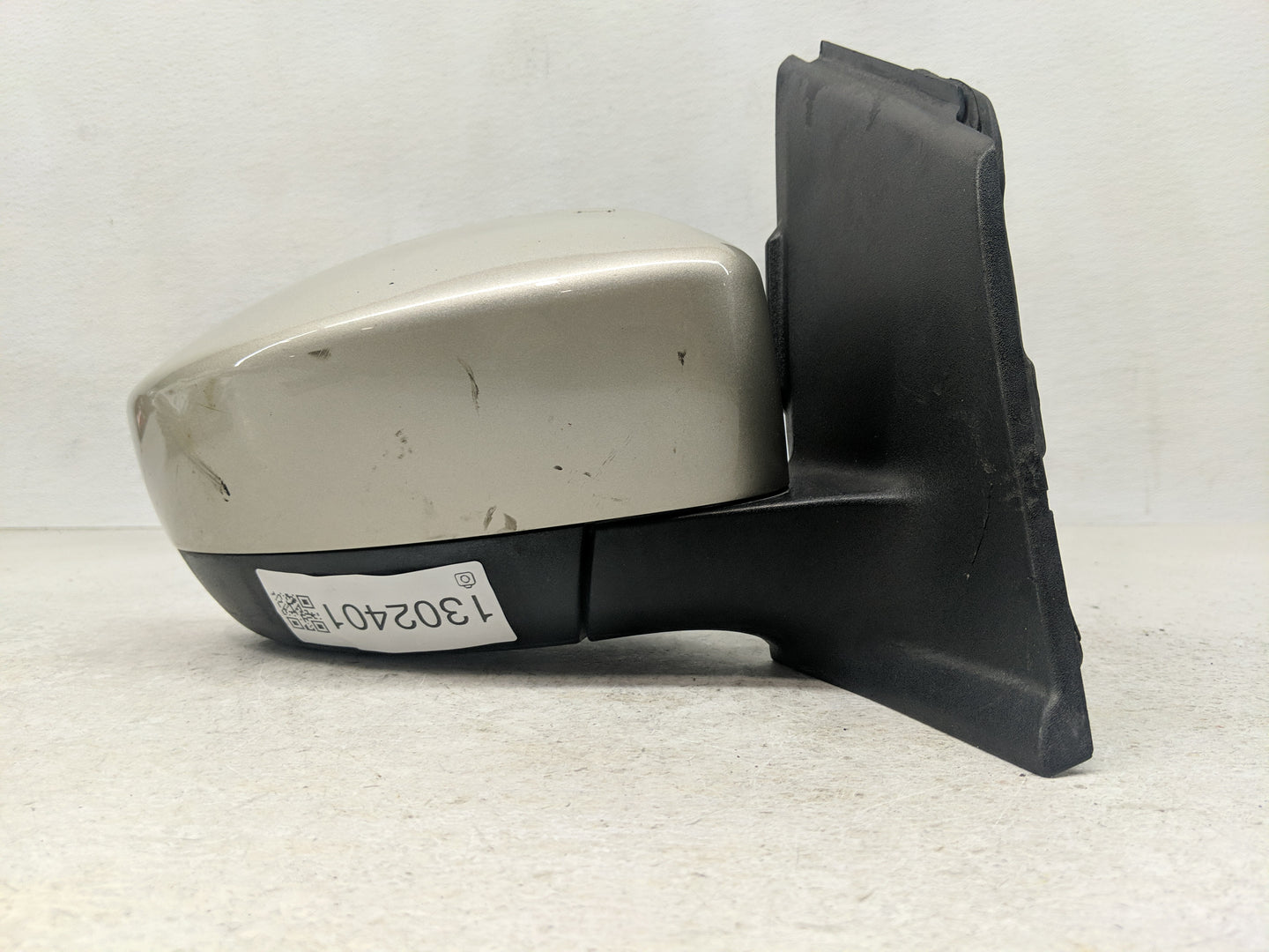 2017-2019 Ford Escape Passenger Side View Mirror - Right Door Mirror OEM Used - Oemusedautoparts1.com