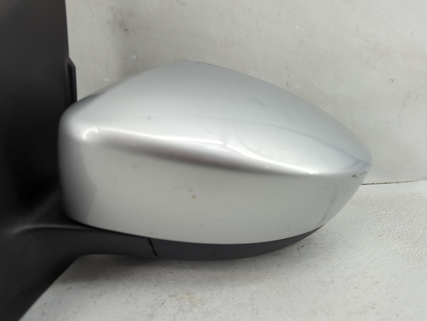 2017-2019 Ford Escape Driver Side View Mirror - Left Door Mirror OEM Used - Oemusedautoparts1.com