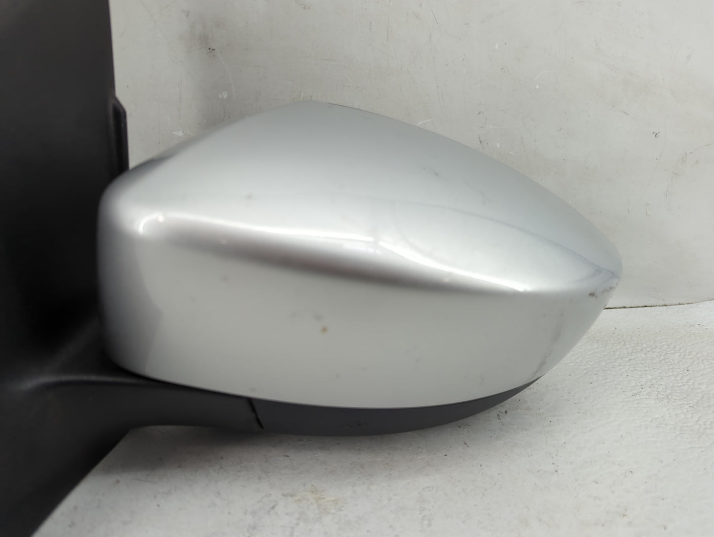 2017-2019 Ford Escape Driver Side View Mirror - Left Door Mirror OEM Used - Oemusedautoparts1.com