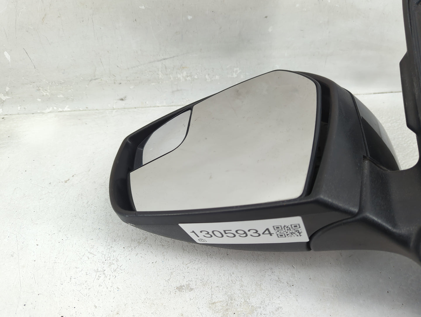 2017-2019 Ford Escape Driver Side View Mirror - Left Door Mirror OEM Used - Oemusedautoparts1.com