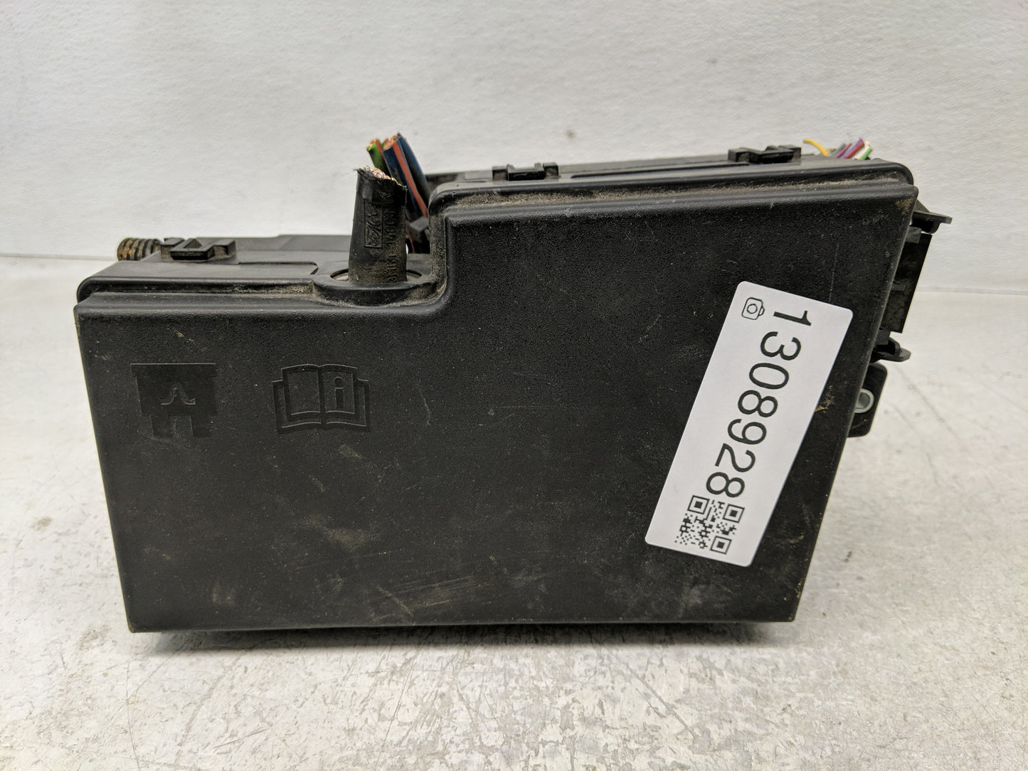 2017 Ford Escape Fusebox Fuse Box Panel Relay Module P/N:AV6T-14A142-AB Fits OEM Used Auto Parts - Oemusedautoparts1.com