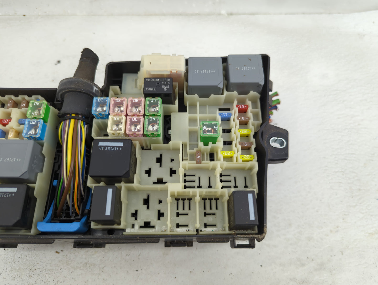 2017 Ford Escape Fusebox Fuse Box Panel Relay Module P/N:GJ7T-14A076-BA Fits OEM Used Auto Parts - Oemusedautoparts1.com