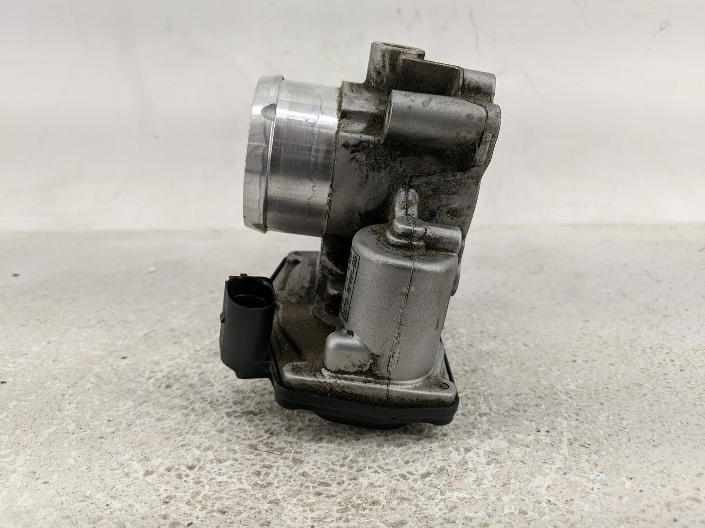 2017-2019 Ford Escape Throttle Body P/N:DS7G-9F991-BB Fits Fits 2014 2015 2016 2017 2018 2019 2020 OEM Used Auto Parts - Oem