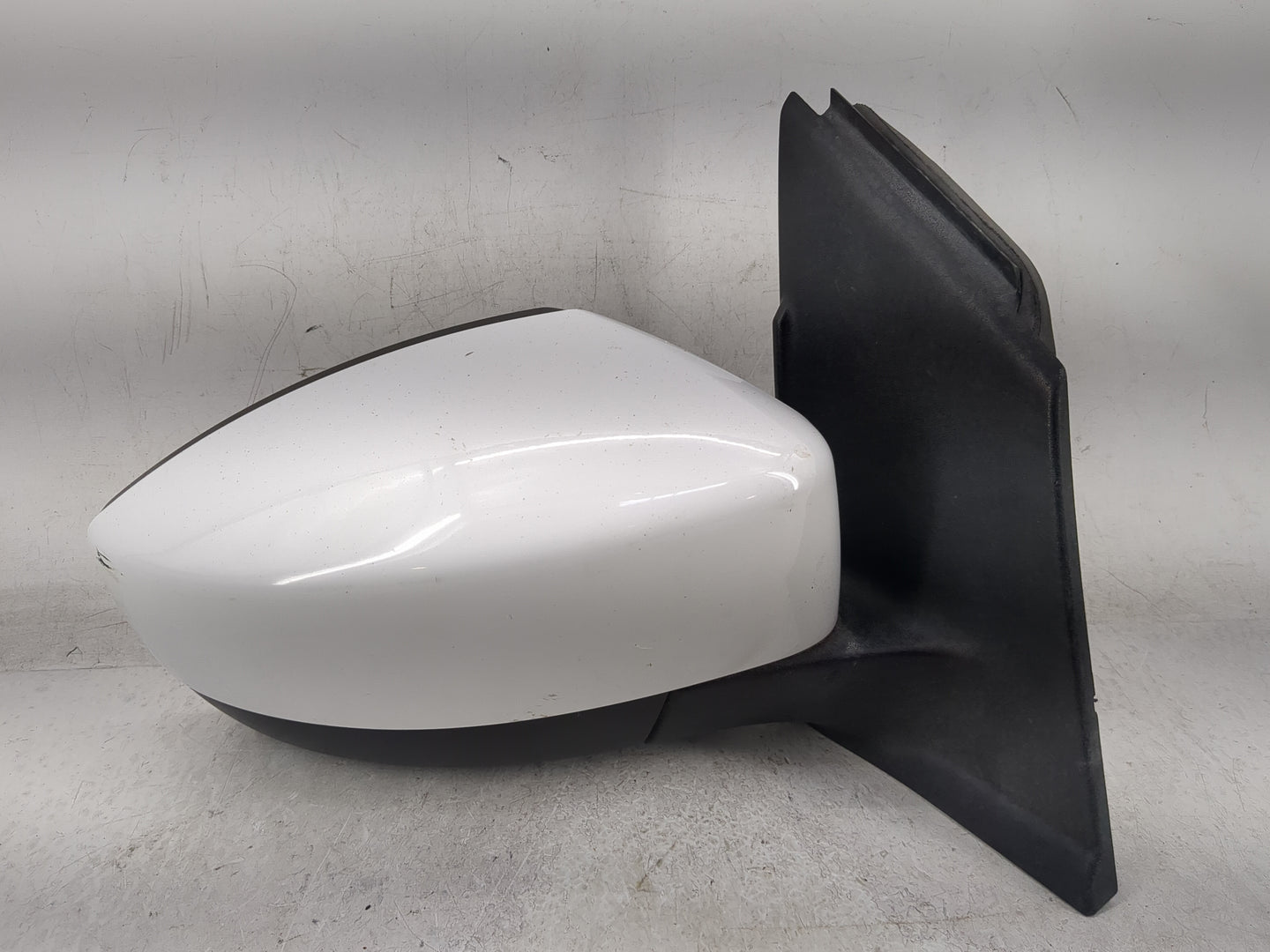 2017-2019 Ford Escape Passenger Side View Mirror - Right Door Mirror OEM Used - Oemusedautoparts1.com
