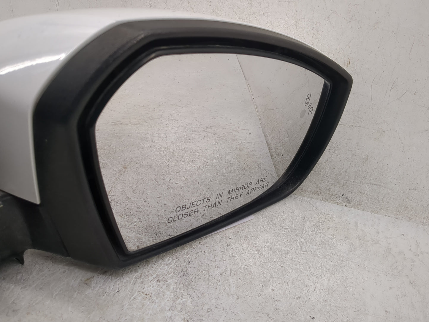 2017-2019 Ford Escape Passenger Side View Mirror - Right Door Mirror OEM Used - Oemusedautoparts1.com