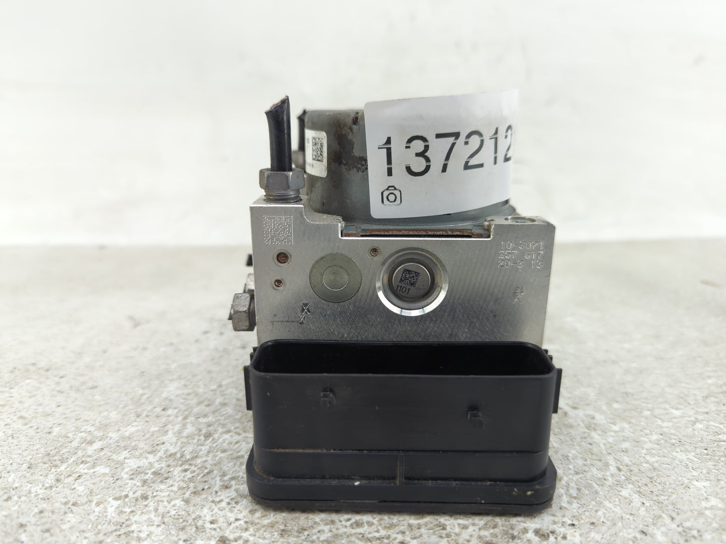 2017-2019 Ford Escape ABS Pump Control Module Replacement P/N:GV61-2C405-CL GV61-2C405-CH Fits Fits 2017 2018 2019 OEM Used 