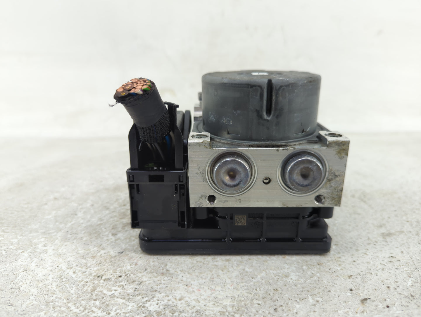 2017-2019 Ford Escape ABS Pump Control Module Replacement P/N:GV61-2C405-CH Fits Fits 2017 2018 2019 OEM Used Auto Parts - O
