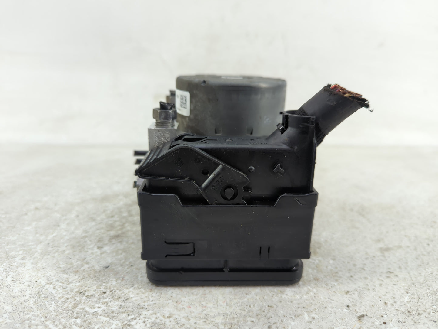 2017-2019 Ford Escape ABS Pump Control Module Replacement P/N:GV61-2C405-CH Fits Fits 2017 2018 2019 OEM Used Auto Parts - O