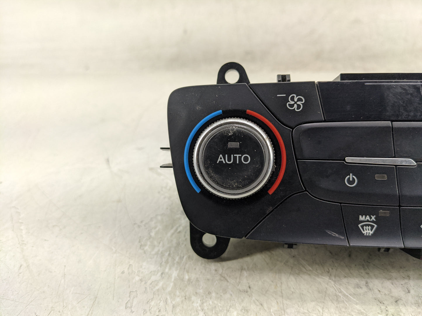 2017 Ford Escape Climate Control Module Temperature AC/Heater Replacement P/N:GJ5T-18C612-EA Fits OEM Used Auto Parts - Oemu