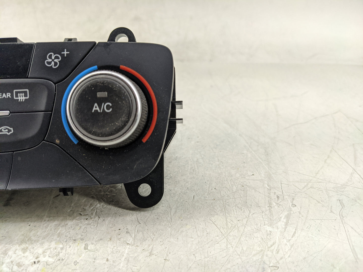 2017 Ford Escape Climate Control Module Temperature AC/Heater Replacement P/N:GJ5T-18C612-EA Fits OEM Used Auto Parts - Oemu