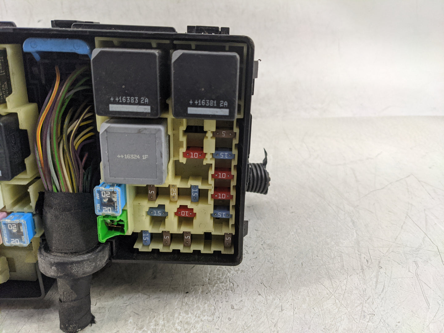 2017 Ford Escape Fusebox Fuse Box Panel Relay Module P/N:AV6T-14A142-AB Fits OEM Used Auto Parts - Oemusedautoparts1.com