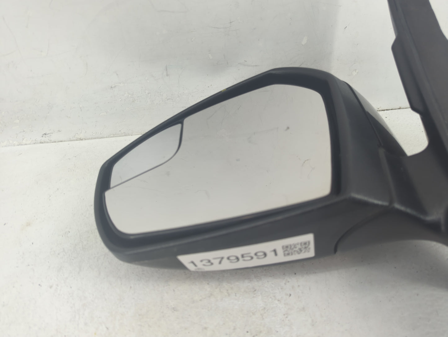 2017-2019 Ford Escape Driver Side View Mirror - Left Door Mirror OEM Used - Oemusedautoparts1.com