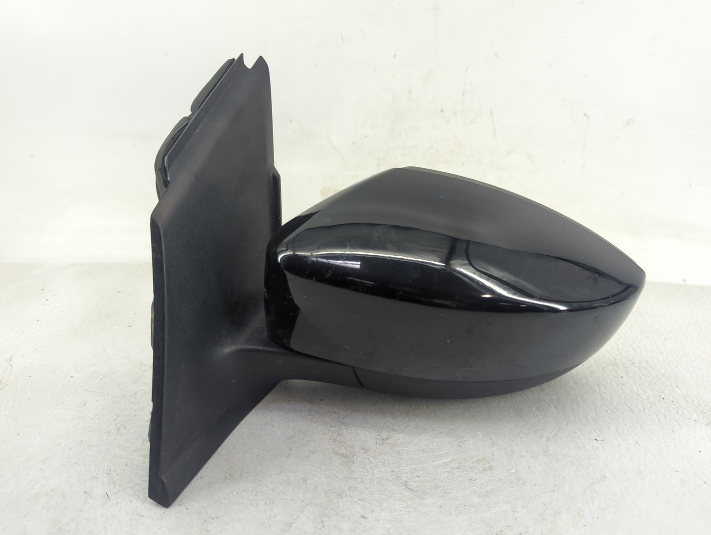 2017-2019 Ford Escape Driver Side View Mirror - Left Door Mirror OEM Used - Oemusedautoparts1.com
