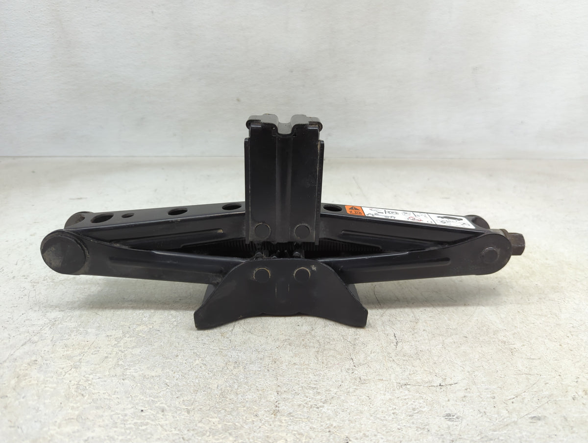 2017 Ford Escape Spare Scissor Car Jack 1390158 - Oemusedautoparts1.com