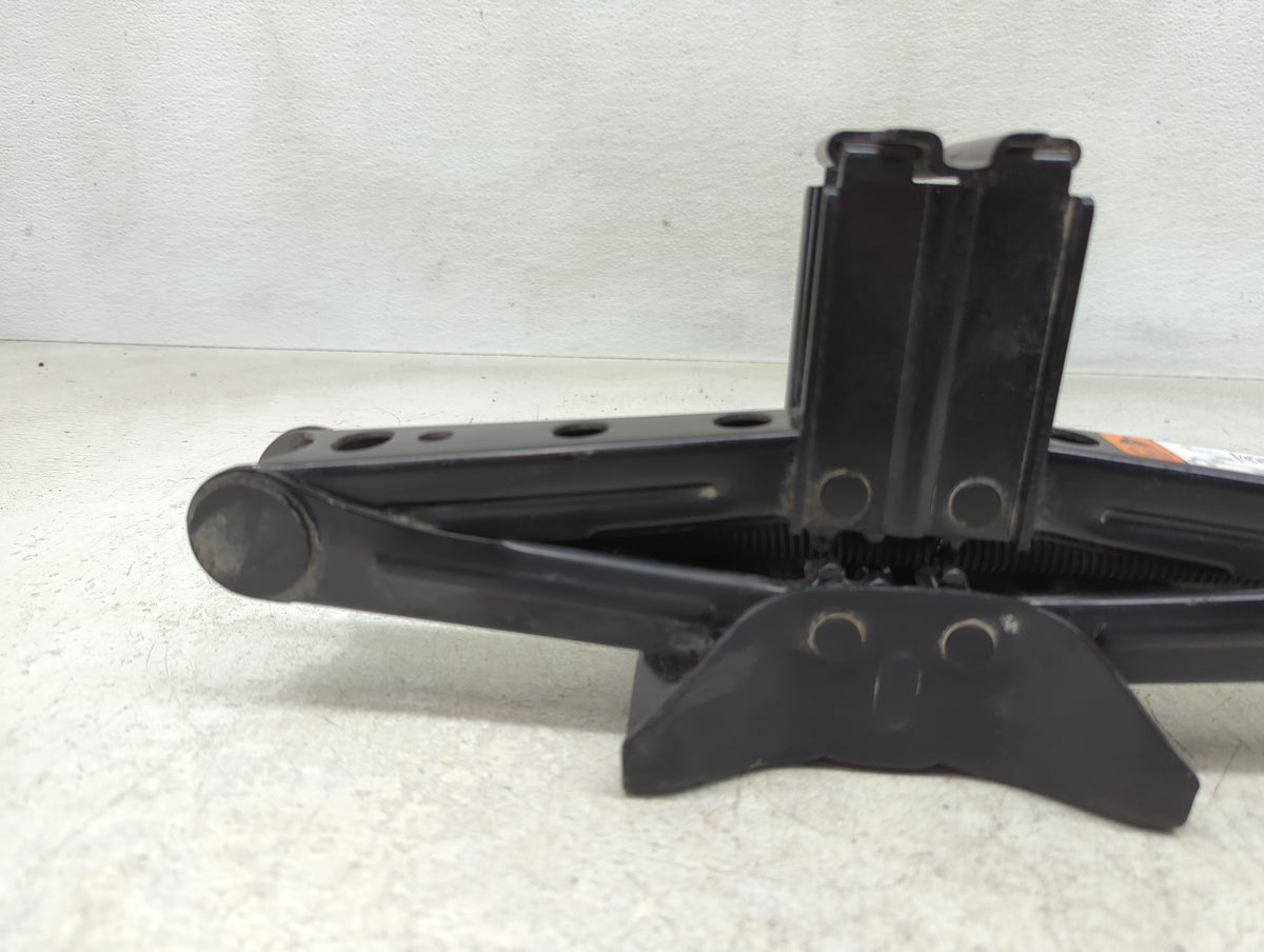 2017 Ford Escape Spare Scissor Car Jack 1390158 - Oemusedautoparts1.com