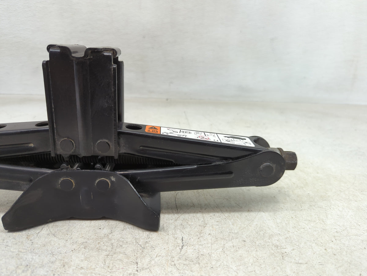 2017 Ford Escape Spare Scissor Car Jack 1390158 - Oemusedautoparts1.com