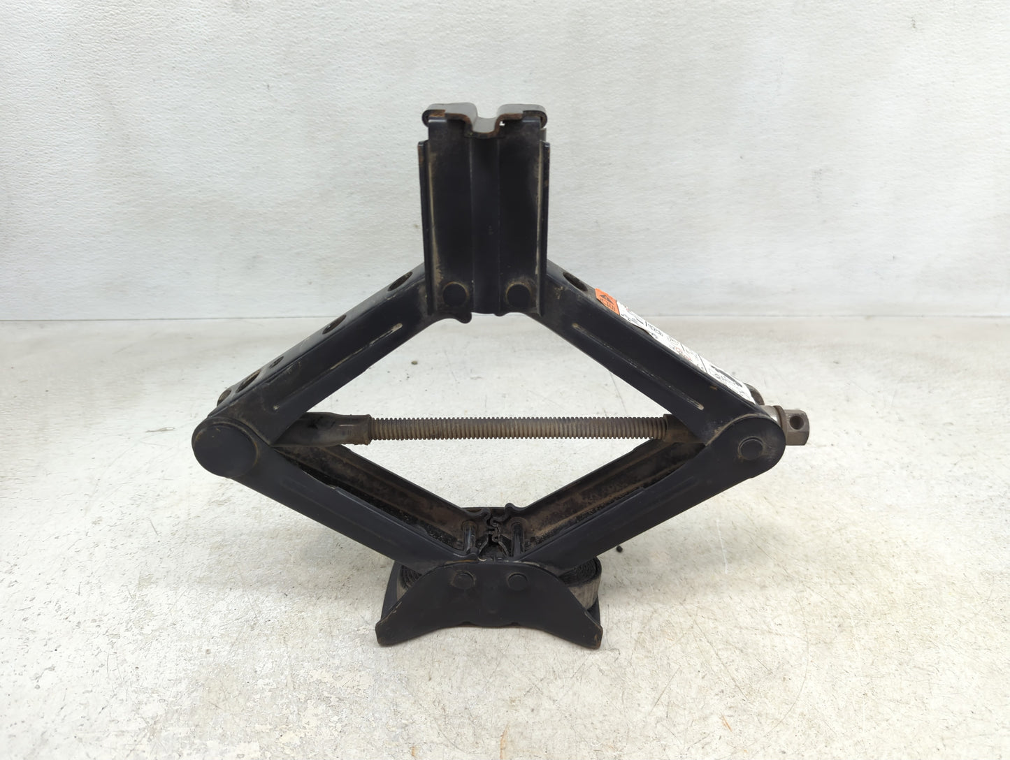 2017 Ford Escape Spare Scissor Car Jack - Oemusedautoparts1.com