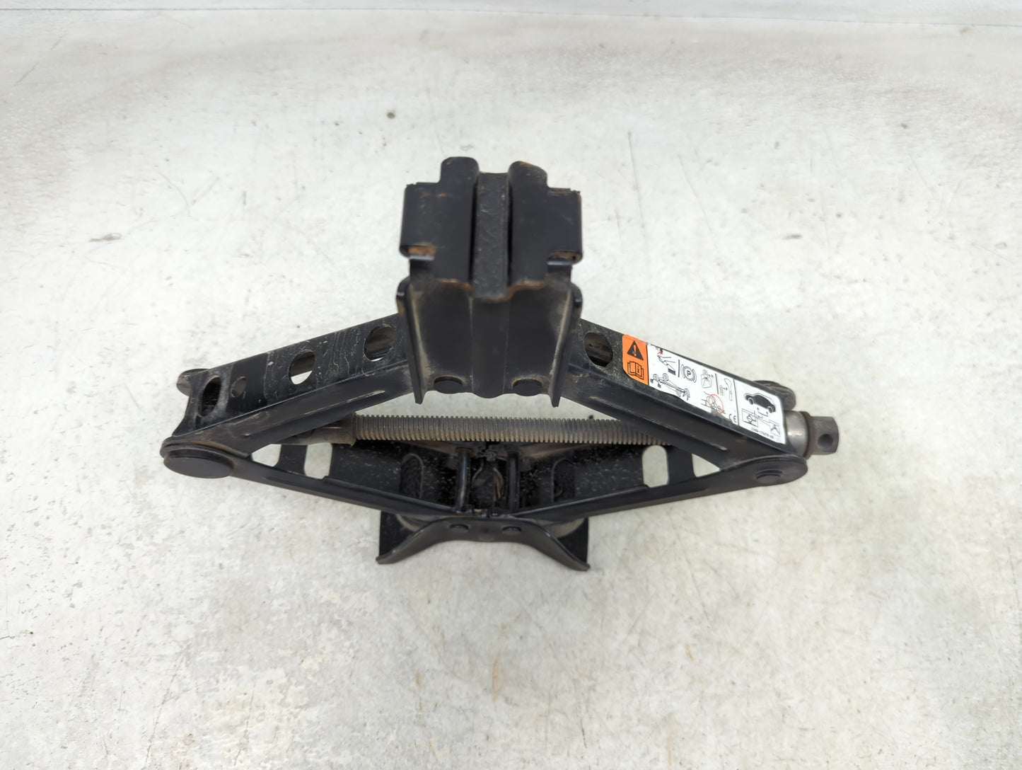 2017 Ford Escape Spare Scissor Car Jack - Oemusedautoparts1.com