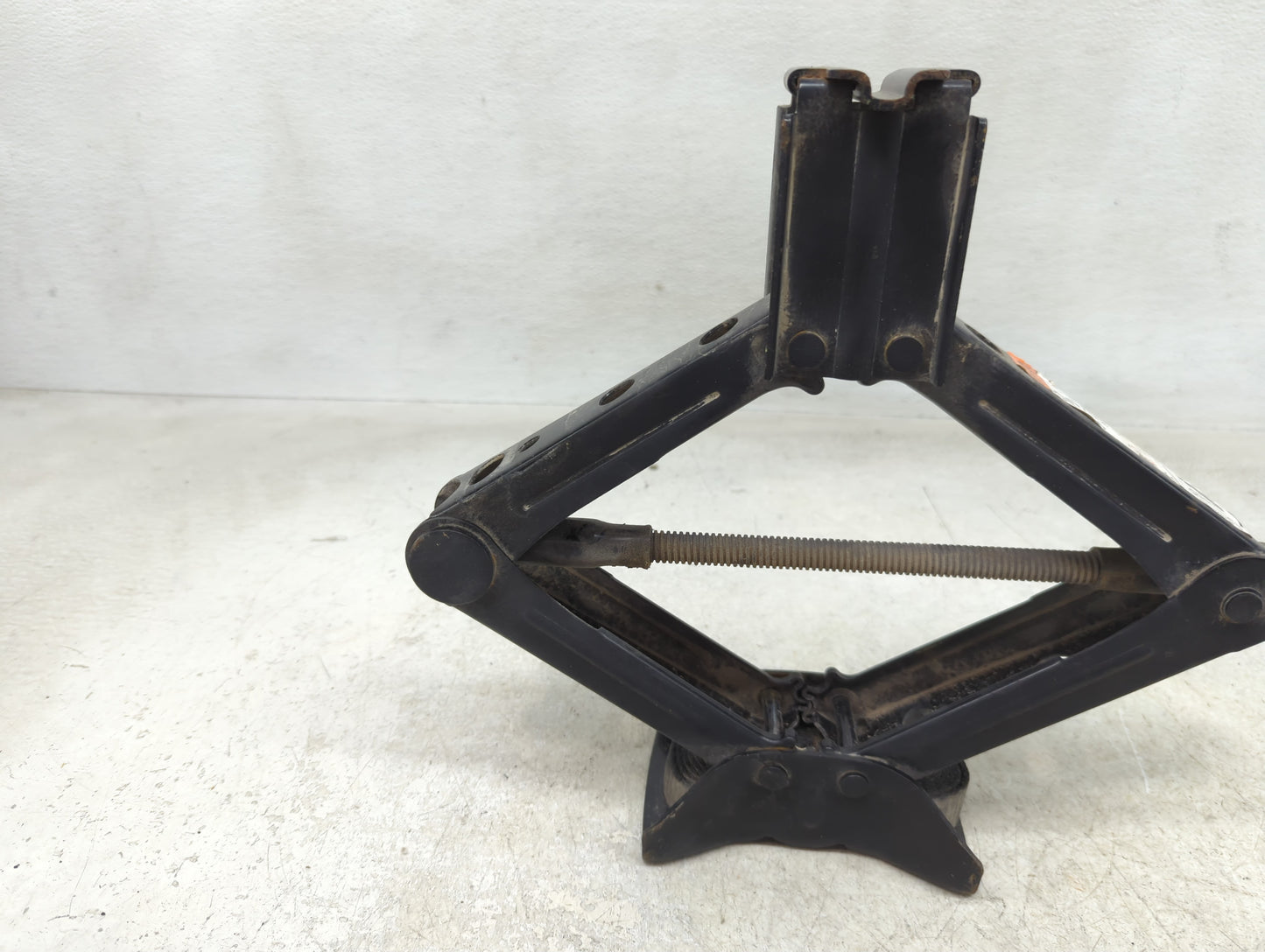 2017 Ford Escape Spare Scissor Car Jack - Oemusedautoparts1.com