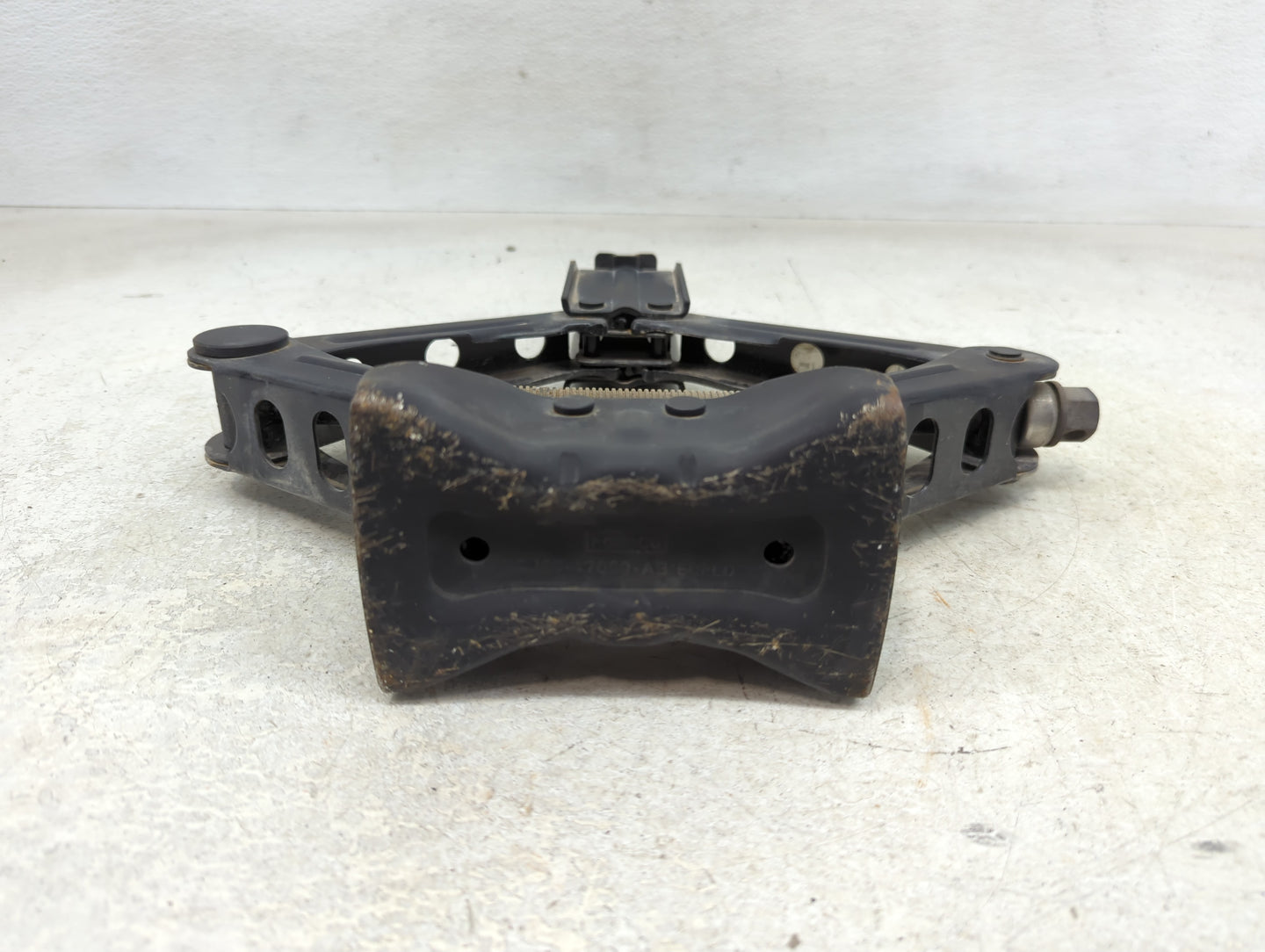 2017 Ford Escape Spare Scissor Car Jack - Oemusedautoparts1.com