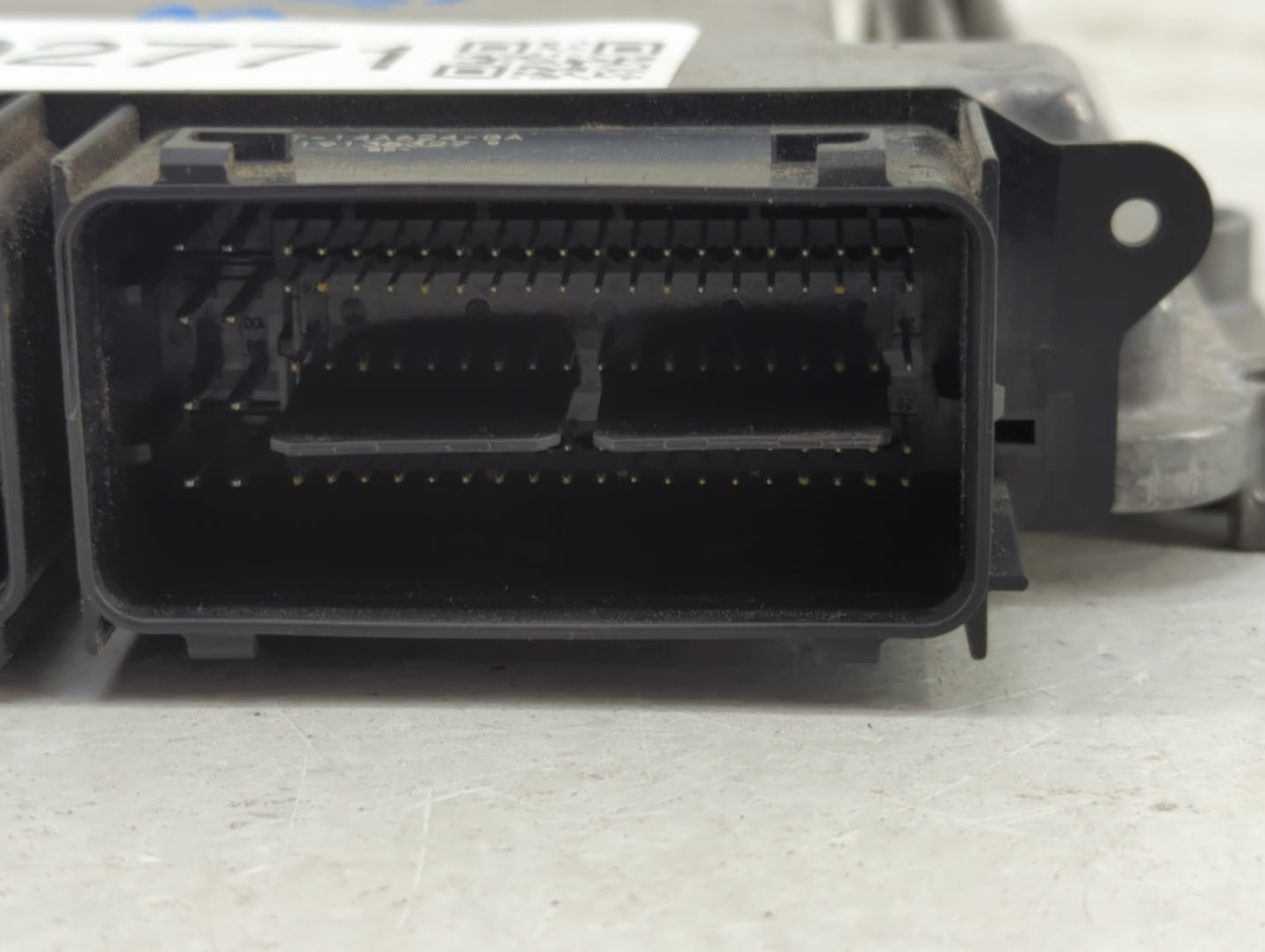 2017 Ford Escape PCM Engine Control Computer ECU ECM PCU OEM P/N:HJ5A-12A650-HA 0 261 S16 522 Fits Fits 2018 2019 2020 OEM U