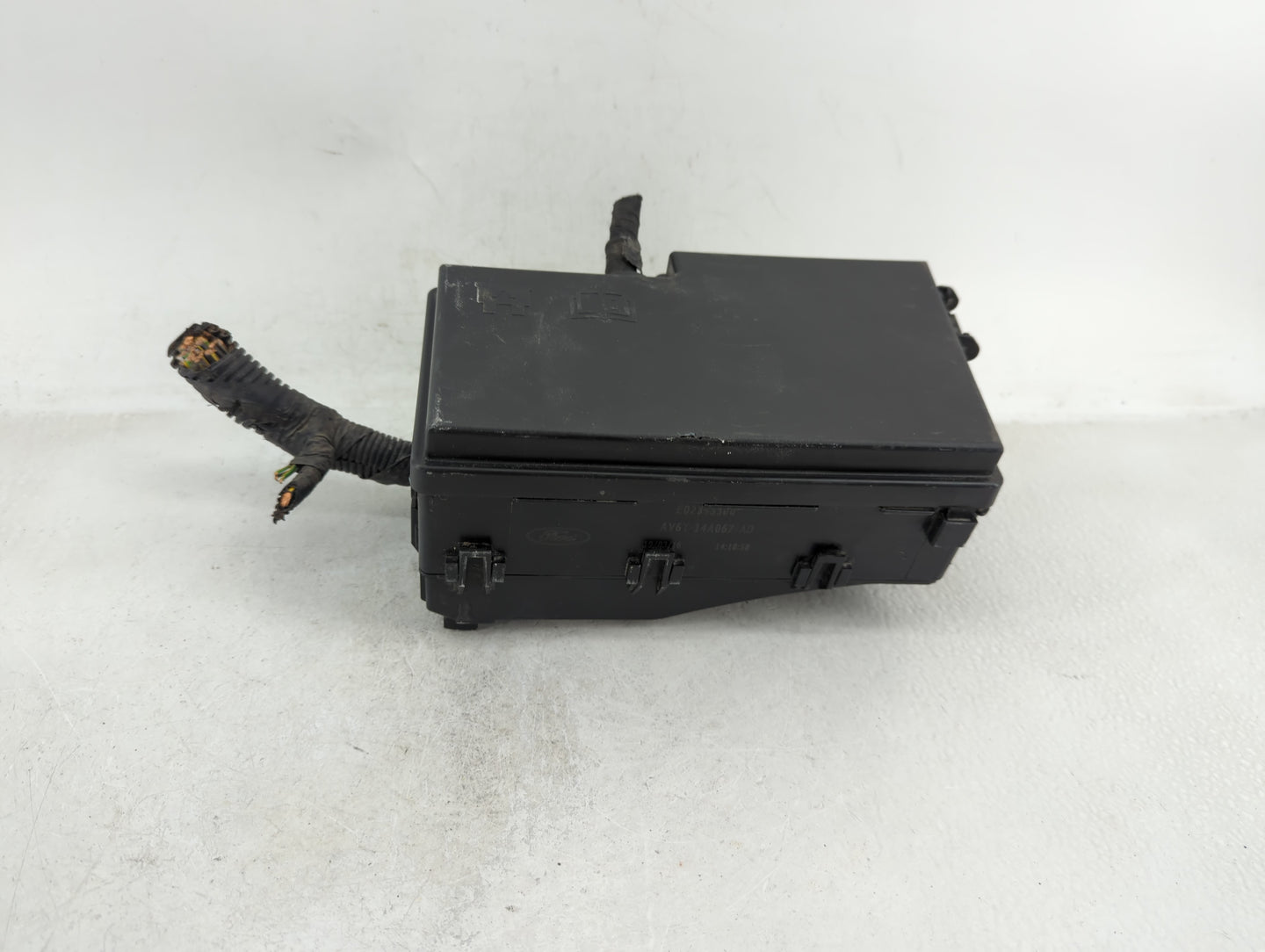 2017 Ford Escape Fusebox Fuse Box Panel Relay Module P/N:AV6T-14A142 Fits OEM Used Auto Parts - Oemusedautoparts1.com