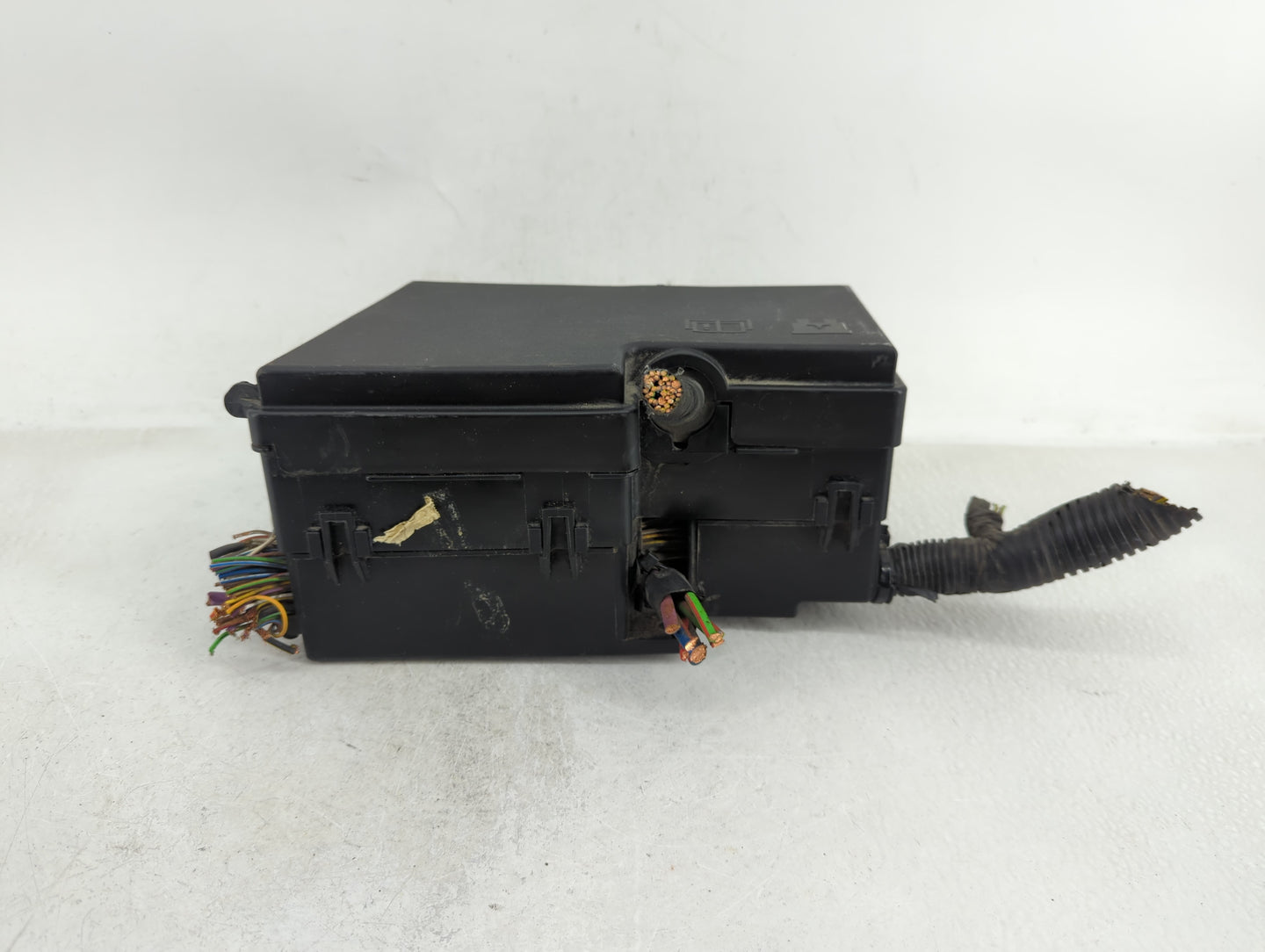 2017 Ford Escape Fusebox Fuse Box Panel Relay Module P/N:AV6T-14A142 Fits OEM Used Auto Parts - Oemusedautoparts1.com