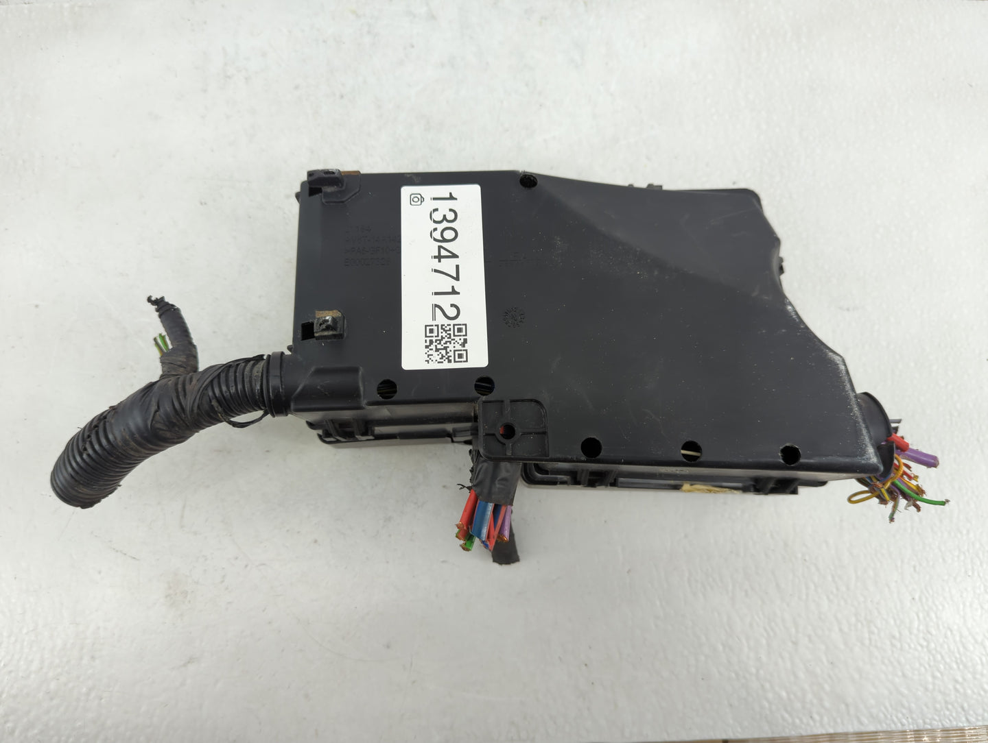 2017 Ford Escape Fusebox Fuse Box Panel Relay Module P/N:AV6T-14A142 Fits OEM Used Auto Parts - Oemusedautoparts1.com