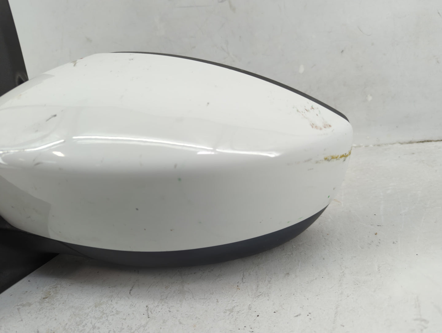2017-2019 Ford Escape Driver Side View Mirror - Left Door Mirror OEM Used - Oemusedautoparts1.com