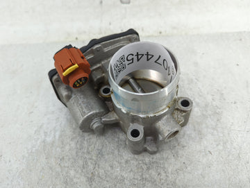 2017-2019 Ford Escape Throttle Body P/N:DS7G-9F991-BB Fits Fits 2014 2015 2016 2017 2018 2019 2020 OEM Used Auto Parts