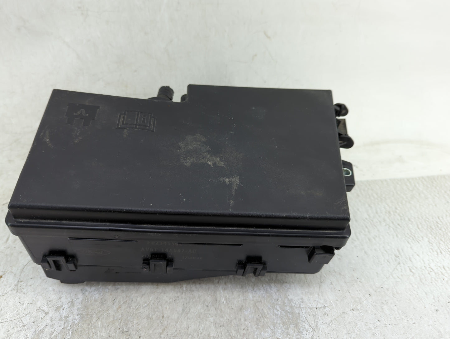 2017 Ford Escape Fusebox Fuse Box Panel Relay Module P/N:AV6T-14A142-AB Fits OEM Used Auto Parts - Oemusedautoparts1.com