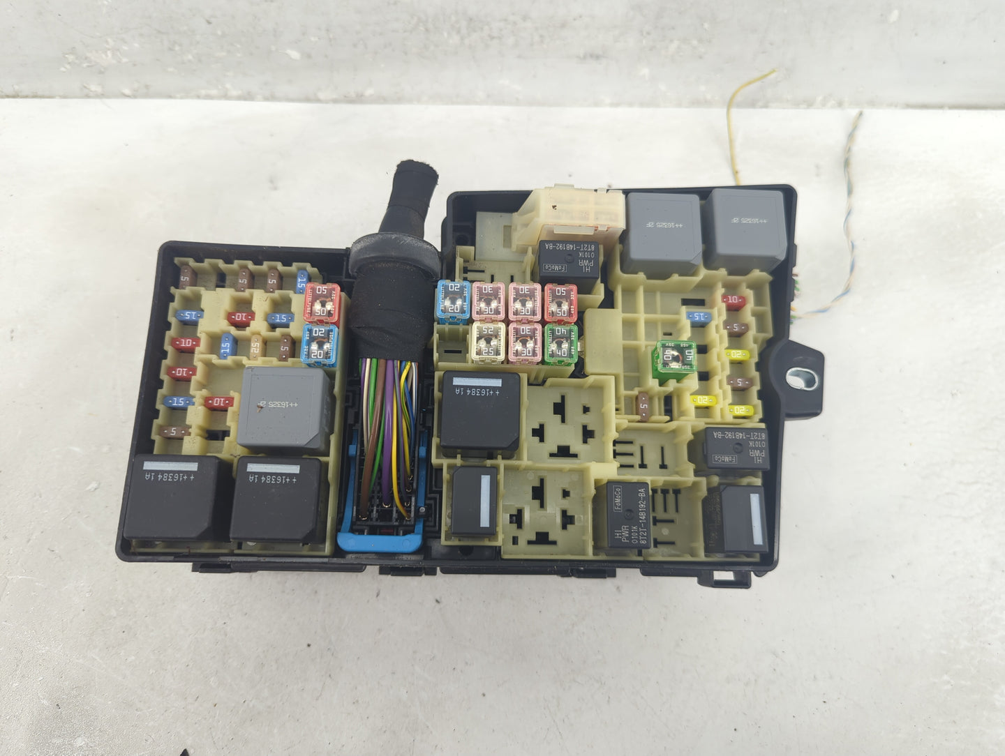 2017 Ford Escape Fusebox Fuse Box Panel Relay Module P/N:GJ7T-14A076-BA Fits OEM Used Auto Parts - Oemusedautoparts1.com