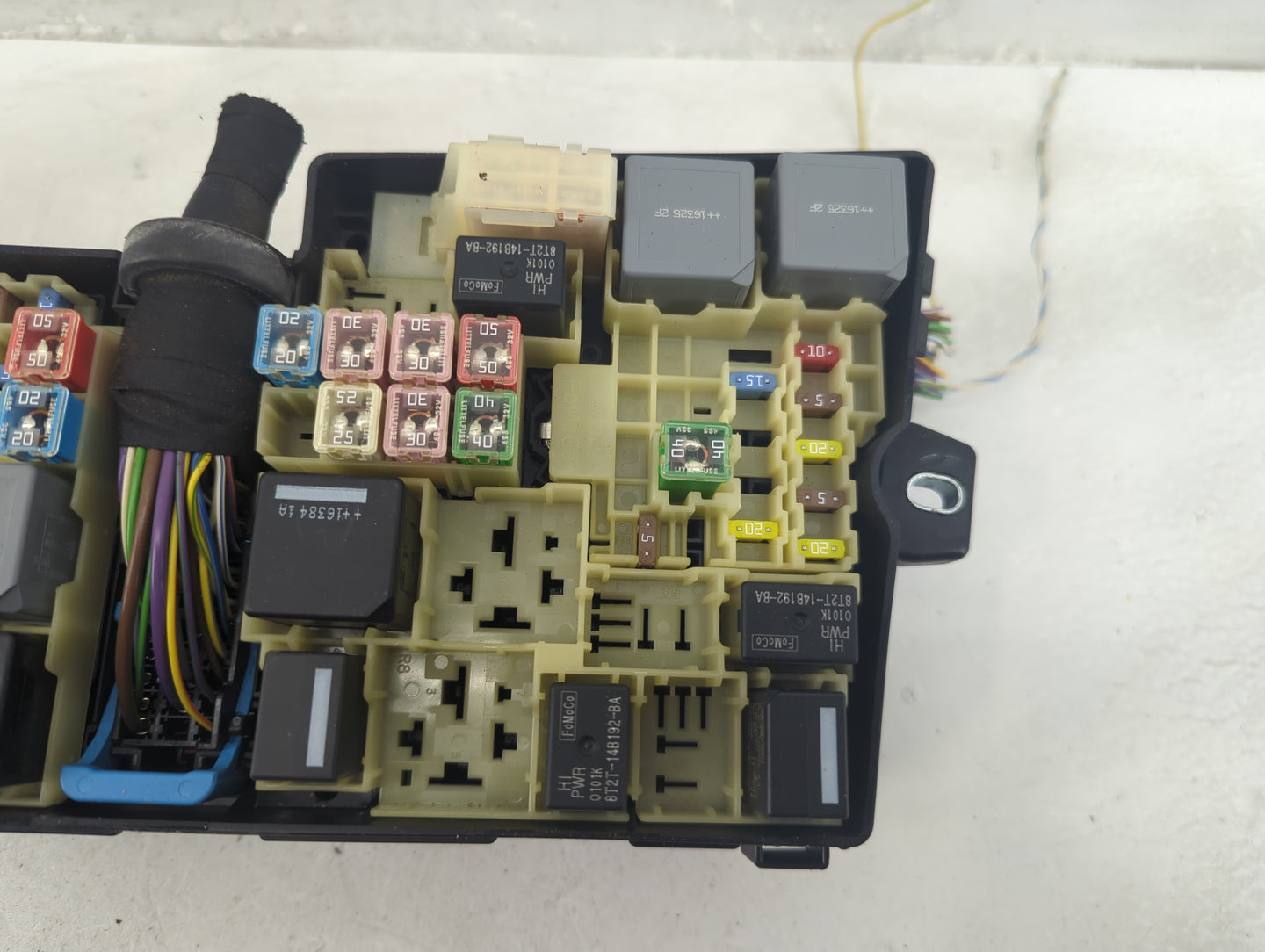2017 Ford Escape Fusebox Fuse Box Panel Relay Module P/N:GJ7T-14A076-BA Fits OEM Used Auto Parts - Oemusedautoparts1.com