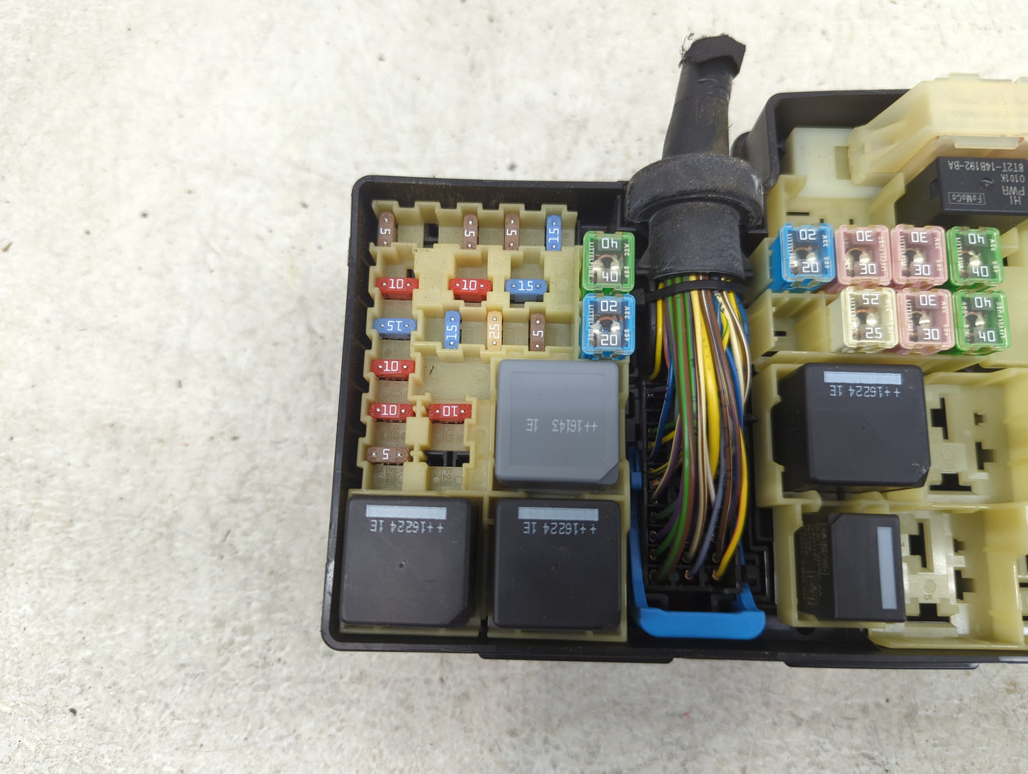 2017 Ford Escape Fusebox Fuse Box Panel Relay Module P/N:GJ7T-14A076-BA 19648 000 001 Fits OEM Used Auto Parts - Oemusedauto