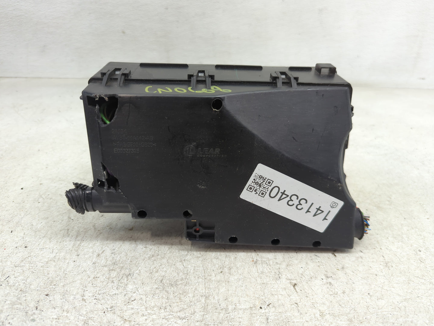 2017 Ford Escape Fusebox Fuse Box Panel Relay Module P/N:GJ7T-14A076-BA 19648 000 001 Fits OEM Used Auto Parts - Oemusedauto